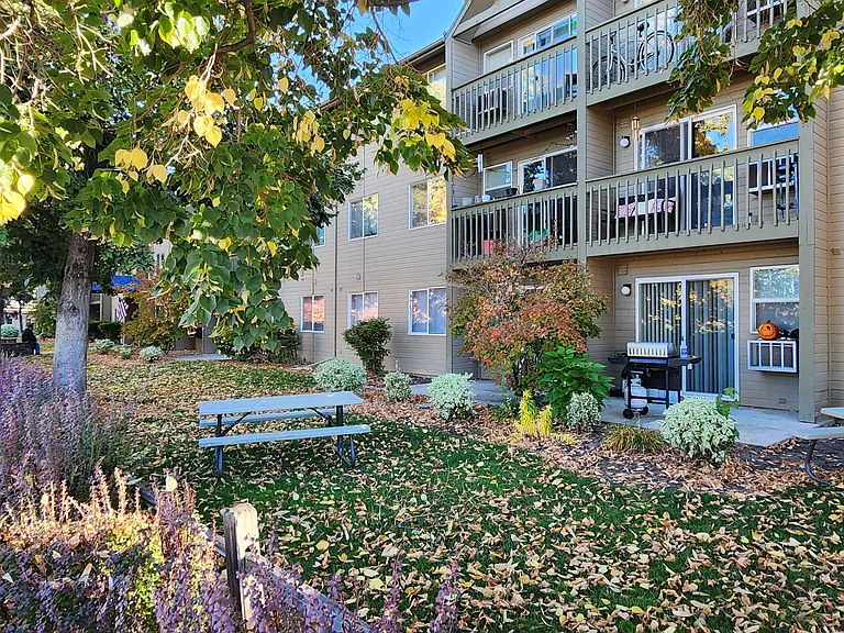 Conservatory Apartments — Photo 5