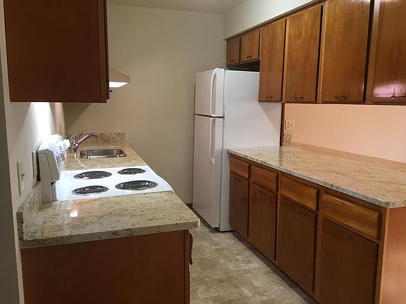Beautiful New Granite Countertops & New Flooring
