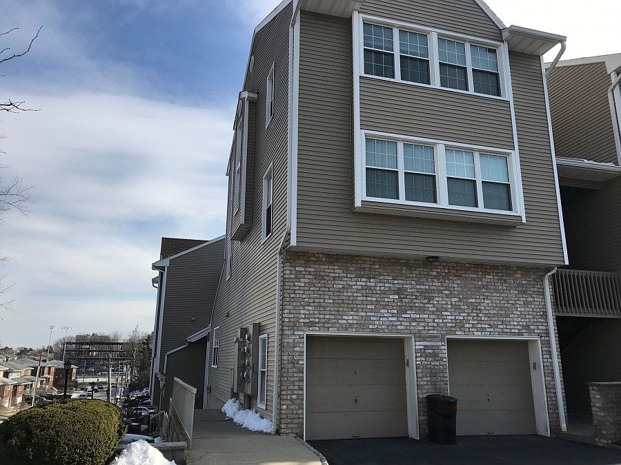 1st image of 574 Windsor Dr #705
