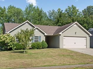 555 Magnolia Dr, Clarksville, TN 37042