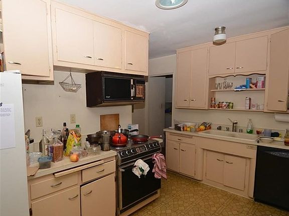 4th image of 3978 Lamont St