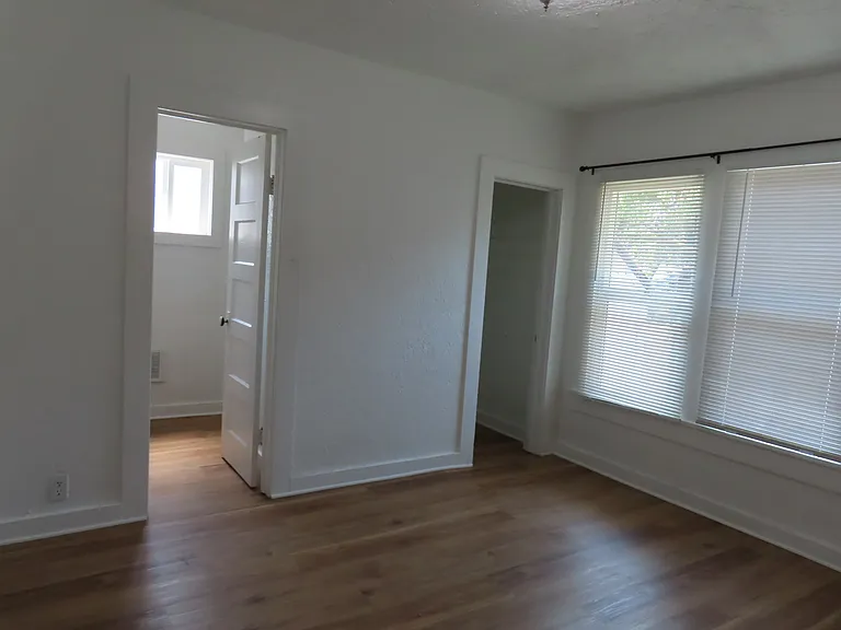 540 5th Ave SE #B — Photo 7