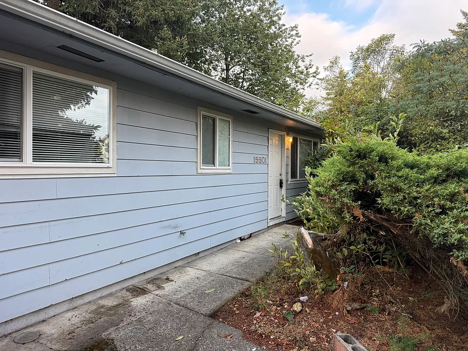 15901 SE 1st St #15901