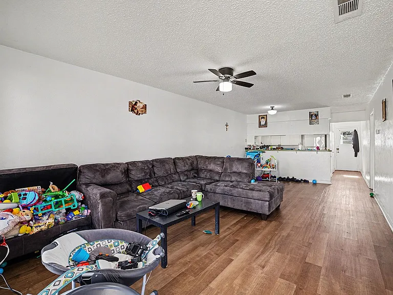 7700 Mary Dr #7702 — Photo 8