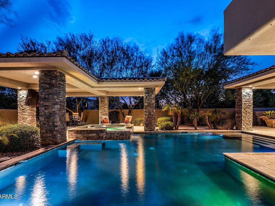 1st image of 573 W CANYON Way
