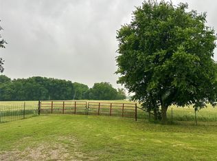 1801 S 4th St, Grandview, TX 76050