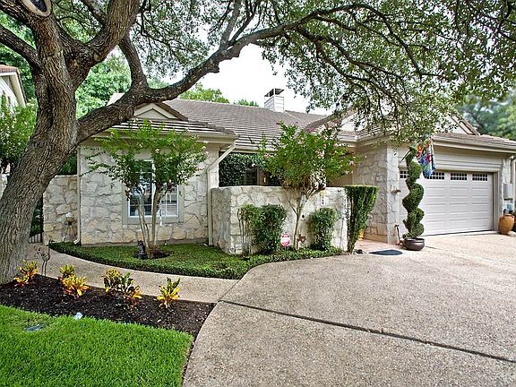 Charming from the street.