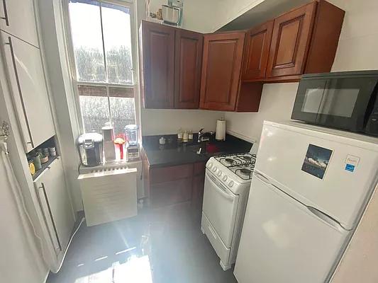 Rented by J PRESTON AND ASSOCIATES INC | media 14