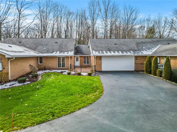 4106 Bristol Ln, New Castle, PA 16105