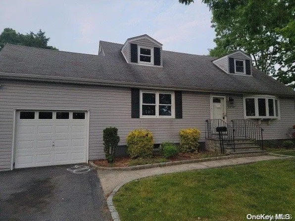 1470 Hawkins Boulevard, Copiague, NY 11726
