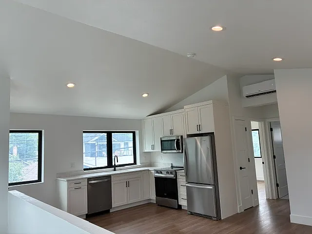 204 E Cannon St #B — Photo 18