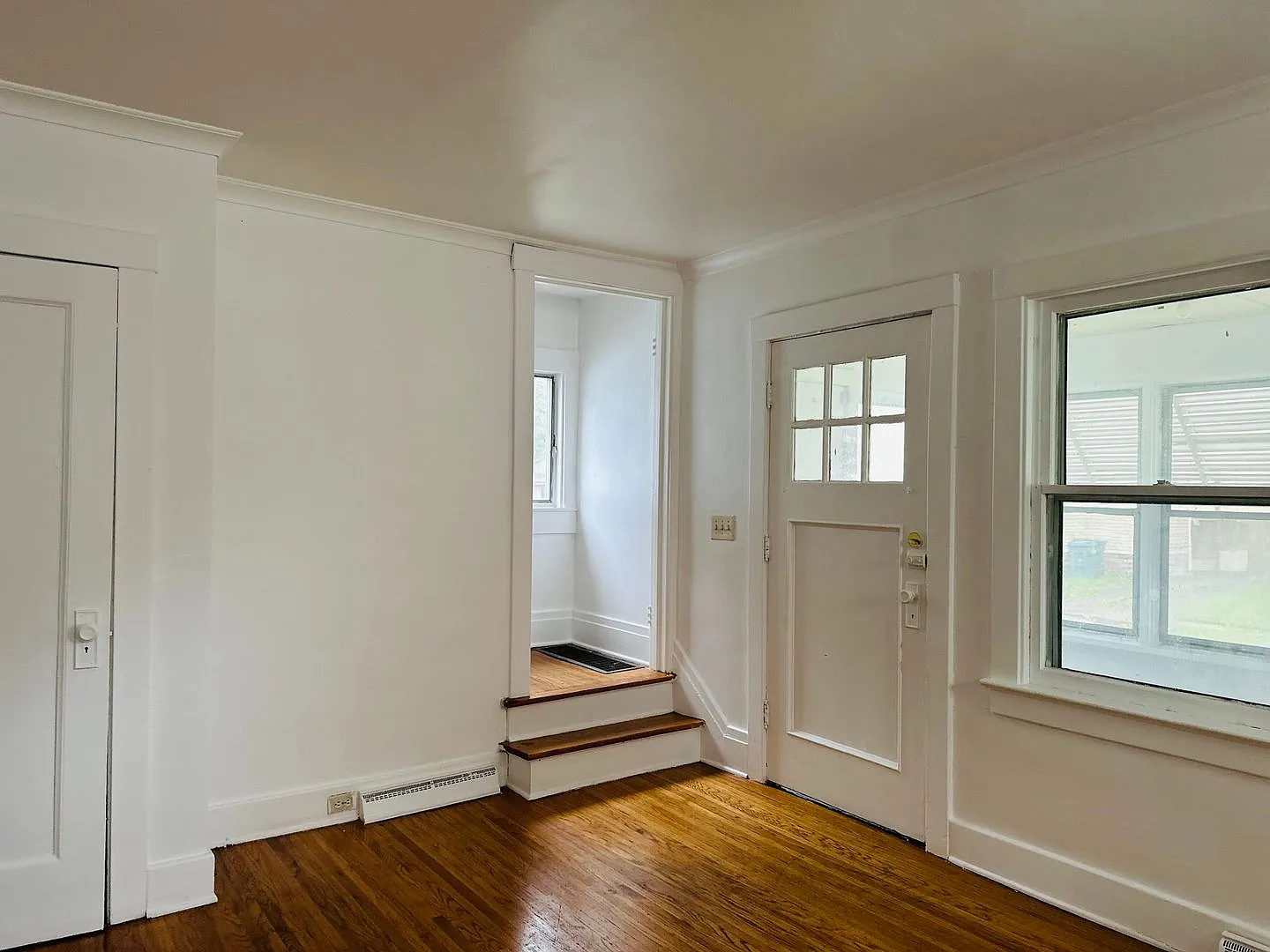 The Cutest 3 Bedrooms Single Home !! 1st Floor Bedroom — Photo 3