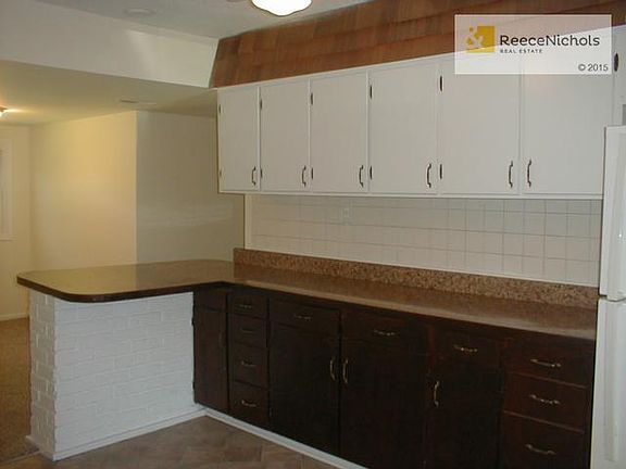 Kitchen - Cabinets freshly repainted