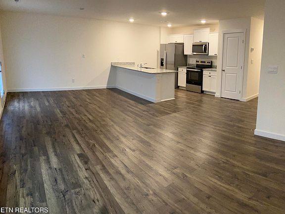 4th image of 340 Dilbeck Ln