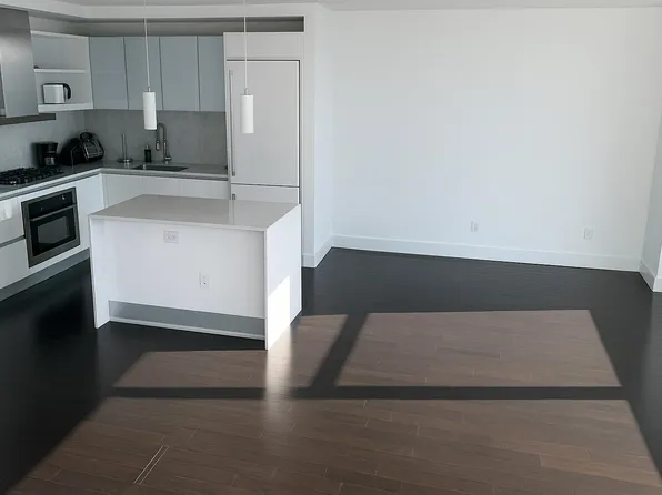 77 Hudson Street image 2 of 19