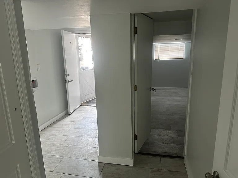 1223 E Cheltenham Ave — Photo 14