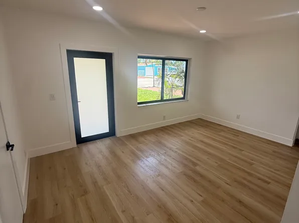 334 W 36th Ter, Hialeah, FL 33012