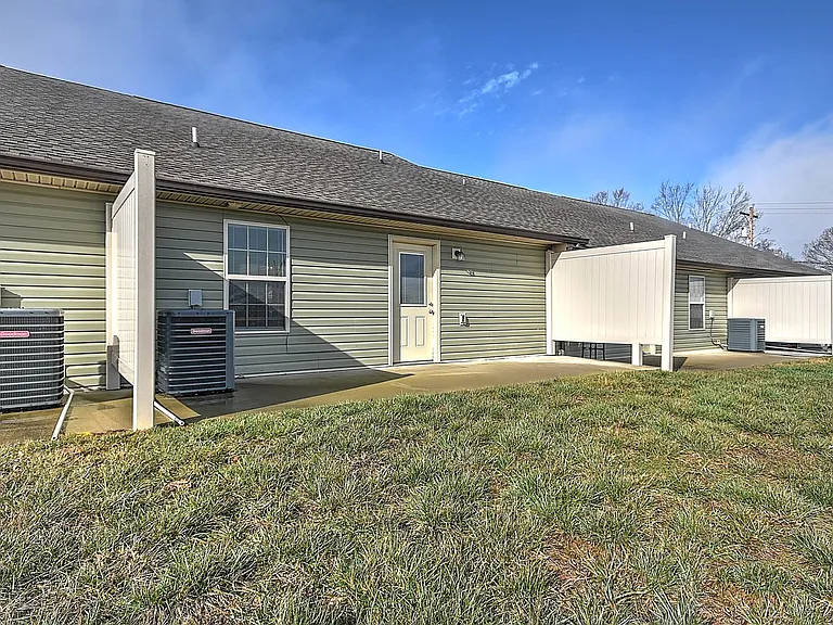 53 Sutter Pl — Photo 23