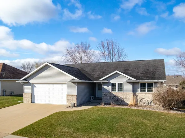 2001 Greengrove St, Kaukauna, WI 54130