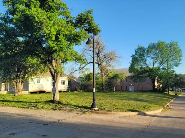 1300 Verbena St, Fort Worth, TX 76104