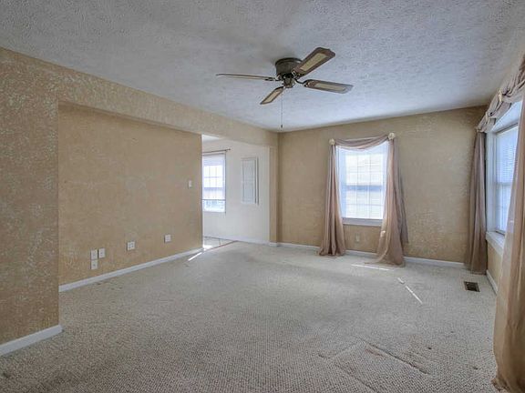 5th image of 1037 Edgewood Dr