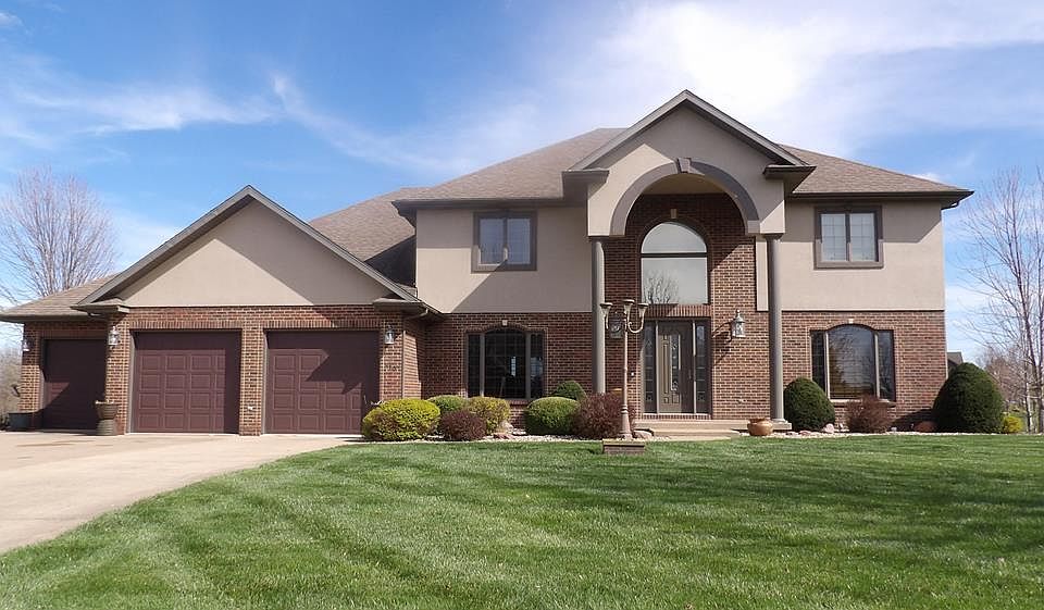 1st image of 510 Lakeside Manor Dr