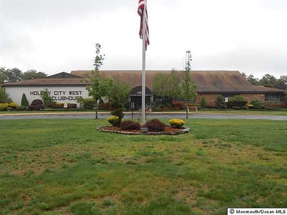 3rd image of 112 Cabrillo Blvd
