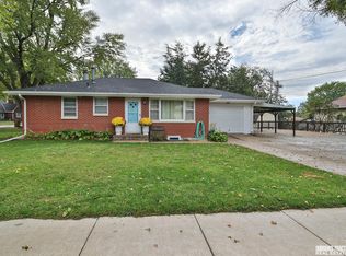 6045 Leighton Ave, Lincoln, NE 68505