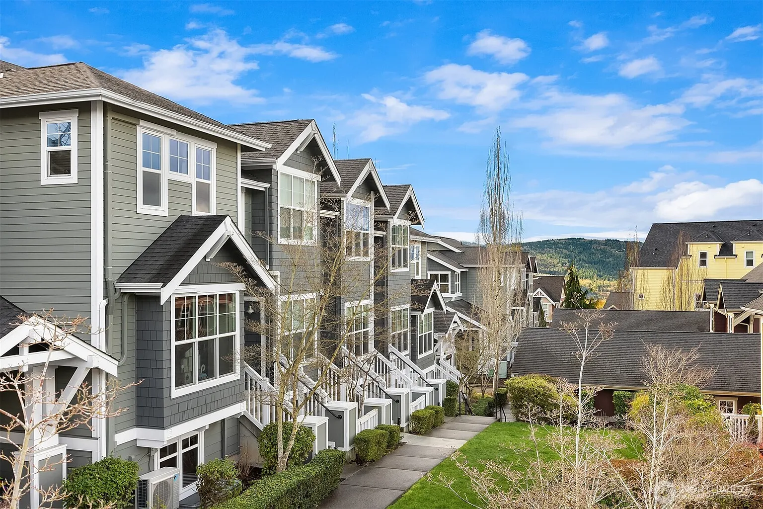 1848 NE Kenyon Court photo 1