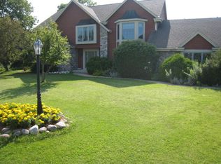 W332N5709 Louise Ln, Nashotah, WI 53058