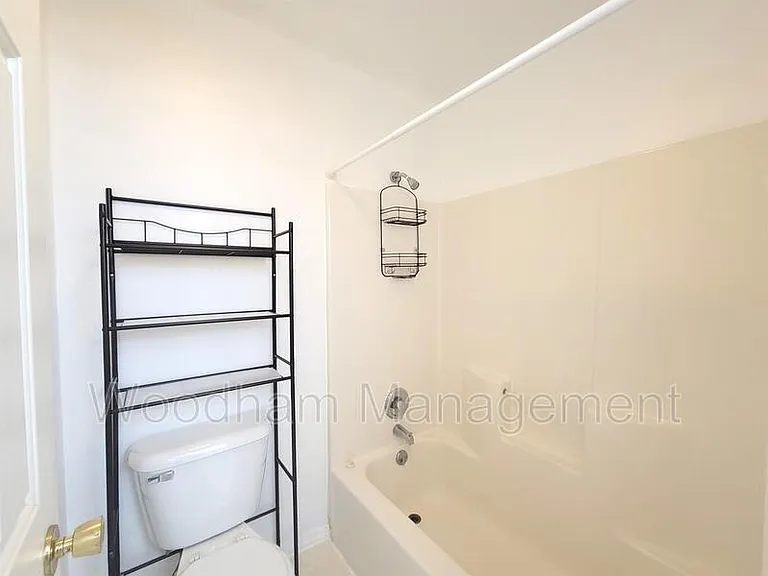 3026 W Villard St #F — Photo 15