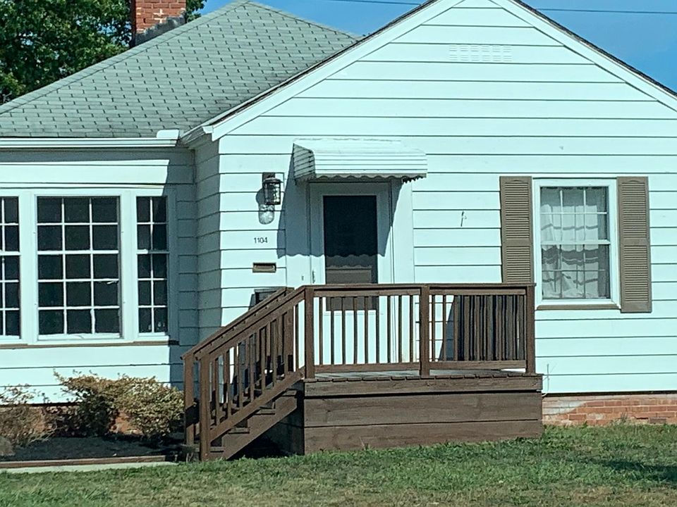 1st image of 1104 Dawnwood Dr