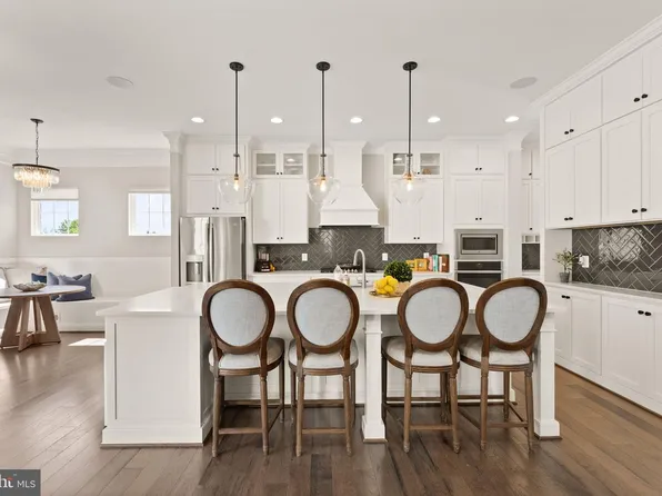22986 Bubbling Brook Dr, Ashburn, VA 20148