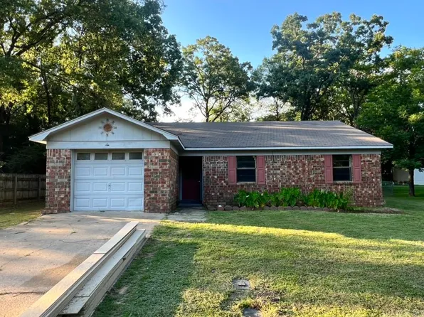 6 Northwood Dr, Conway, AR 72034