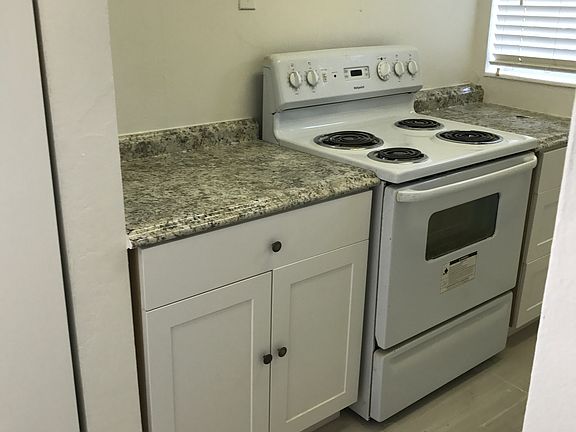 4th image of 1135 Euclid Ave APT 15