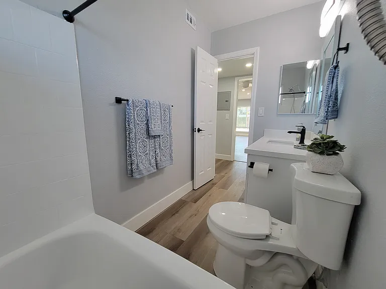 Islandia Apartments — Photo 16