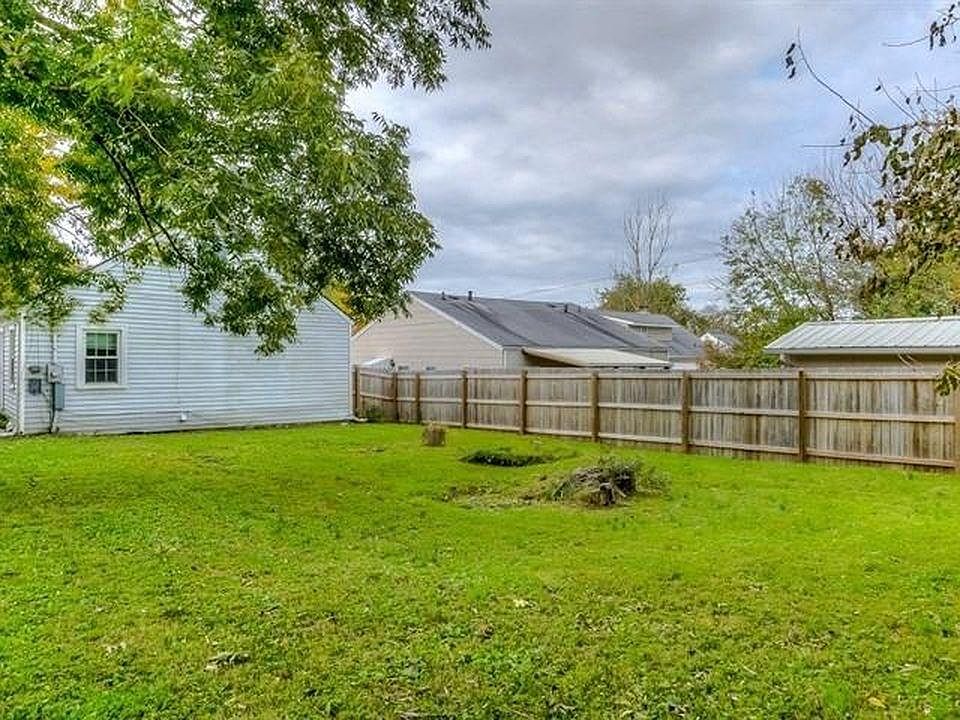 2nd image of 1043 Liberty Rd