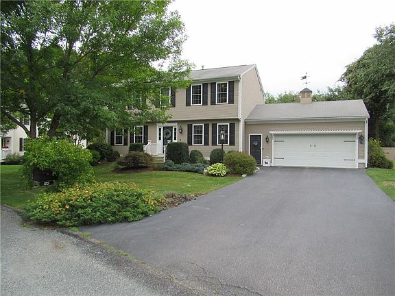 3rd image of 125 Birchwood Dr