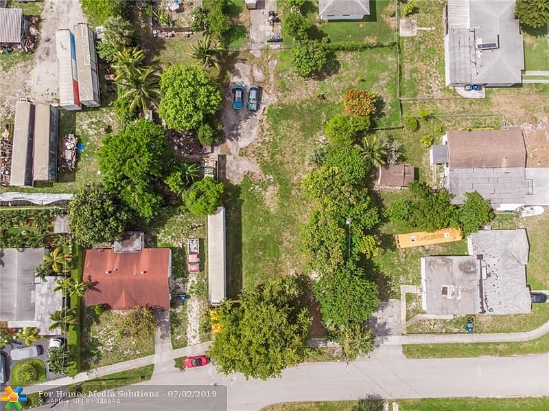 1st image of 2790 NW 21st St