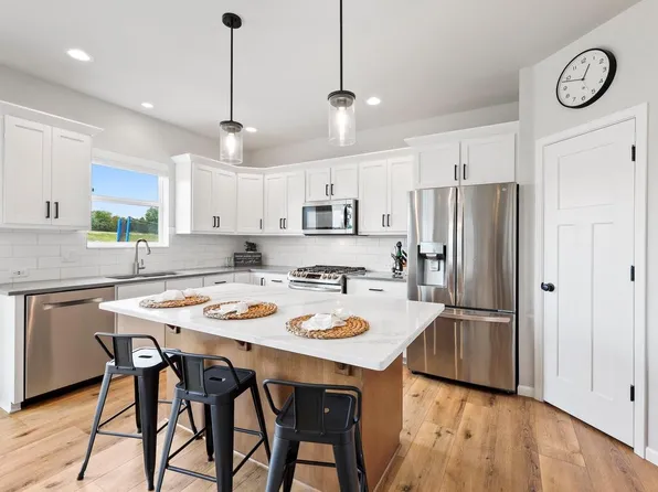 5163 Wild Rye Court, Mcfarland, WI 53558