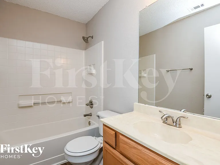 609 Hollyberry Dr — Photo 13