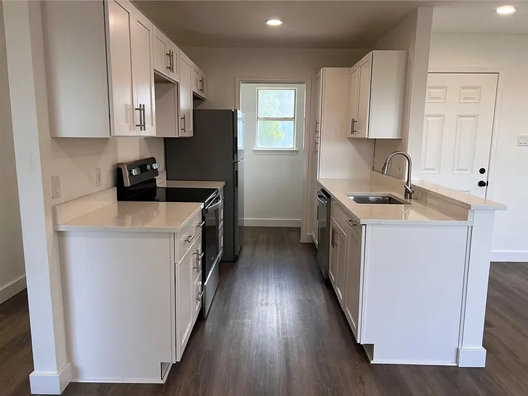 450 Shady Bluff Dr #D — Photo 7