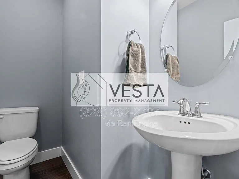 16 Hyde Park Pl — Photo 18
