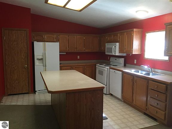 4th image of 6617 Poplar St