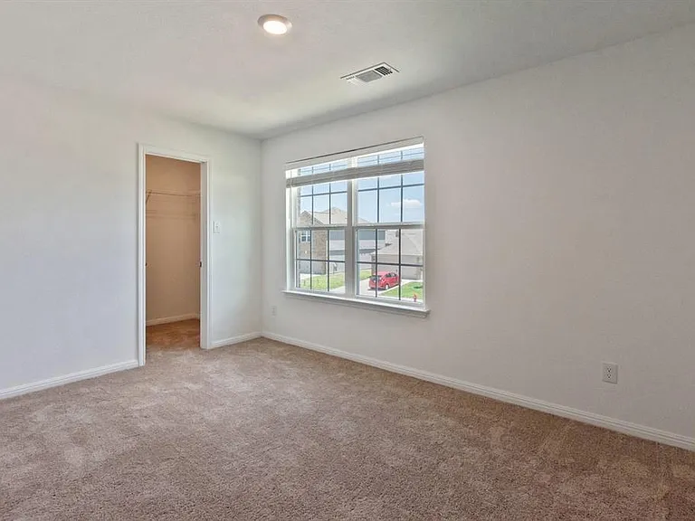 16429 Farmhouse Ln — Photo 9