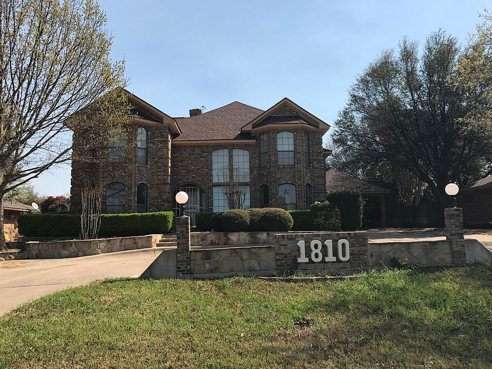 2nd image of 1810 Wildwood Dr
