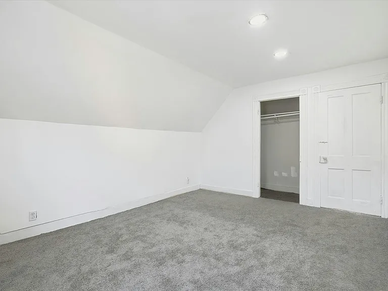 940 Monroe Ave — Photo 19