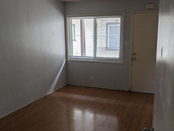 5th image of 426 S 6th St