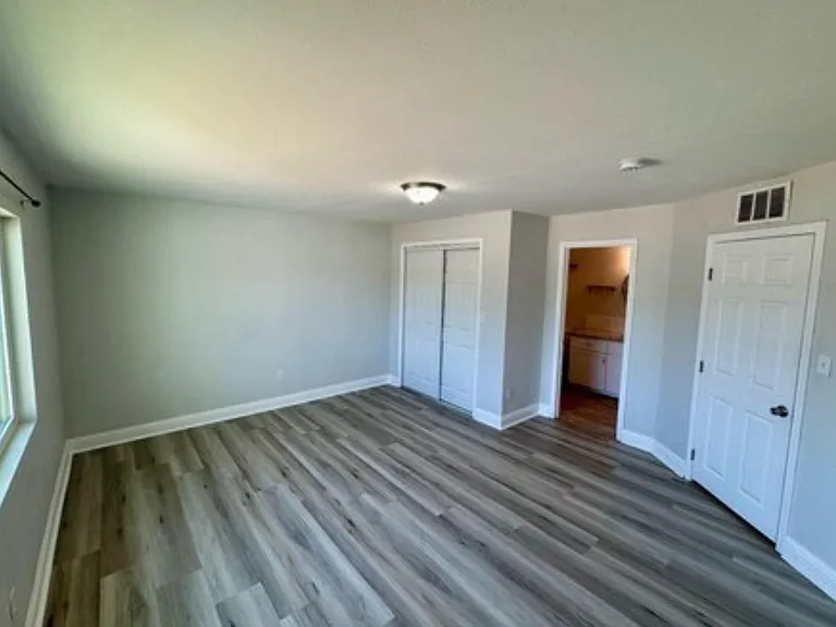 195 Hoover St — Photo 6