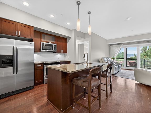 3rd image of 1405 Springhill Dr #1303